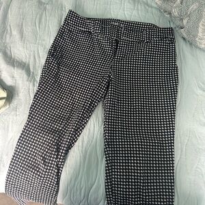 Old Navy Black and White Houndstooth pixie Pants